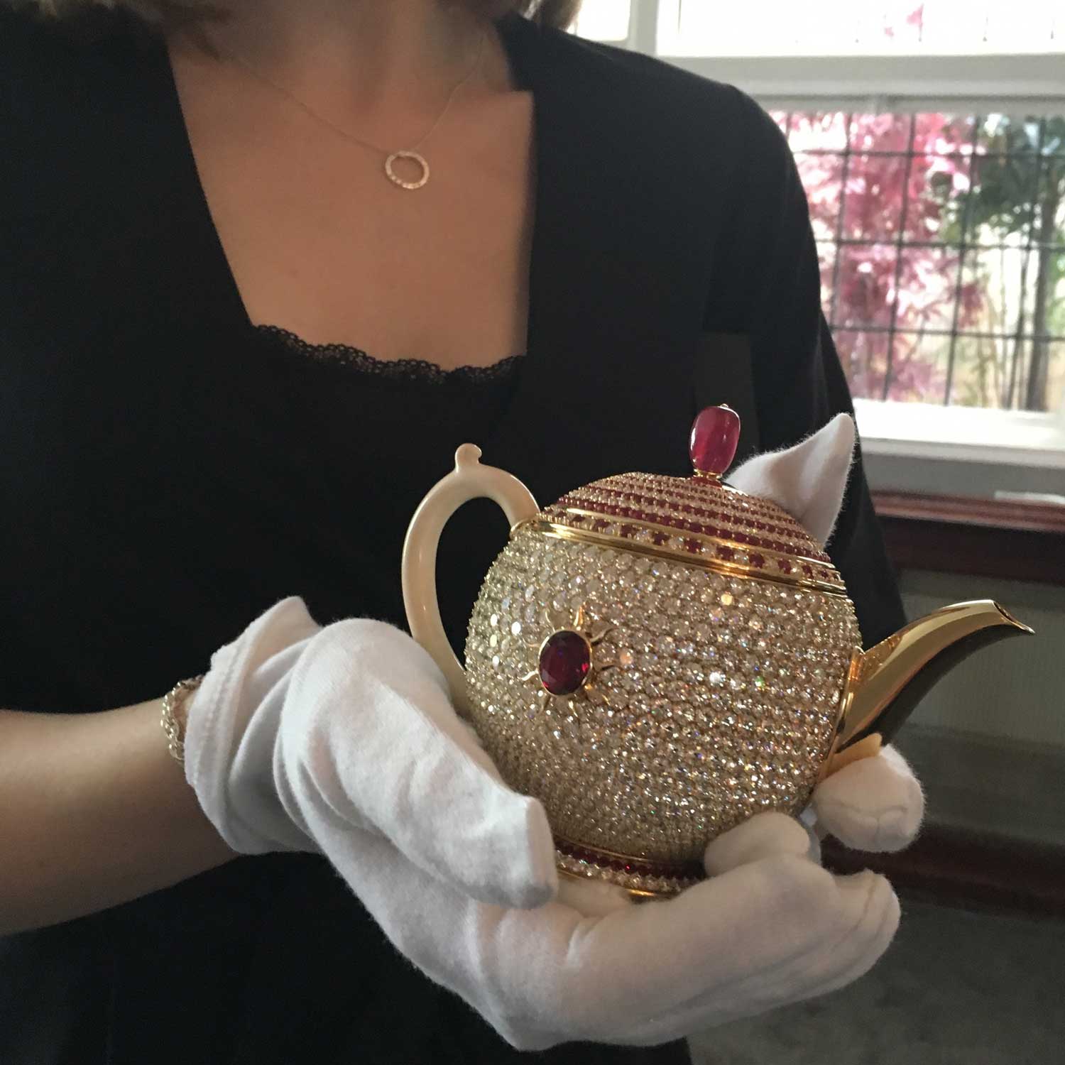 what-does-the-world-s-most-valuable-teapot-look-like-the-jewellery