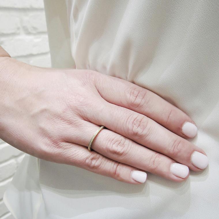 What Finger Does a Woman Wear Her Wedding Band On? – Martin Busch Jewelers