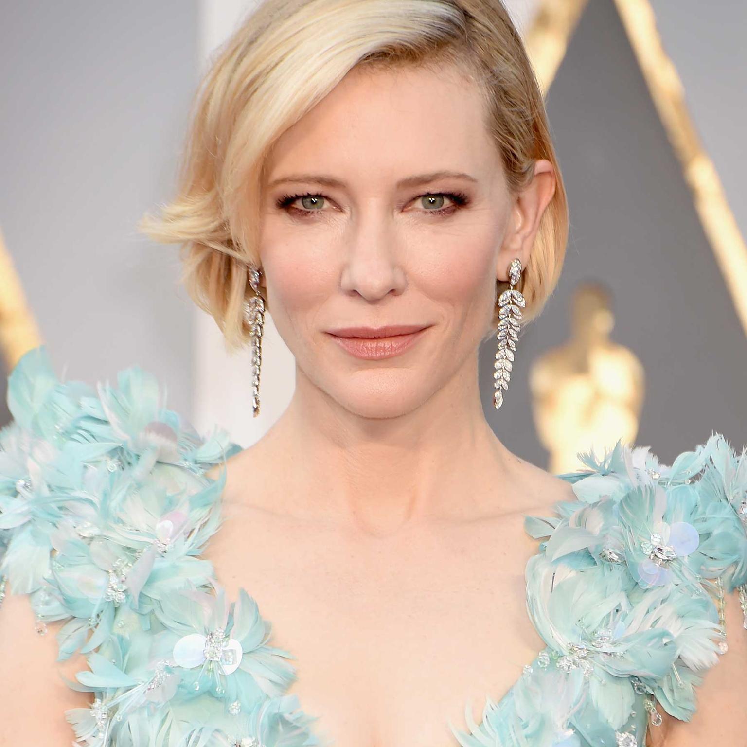 red carpet jewelry at the Oscars 2016 