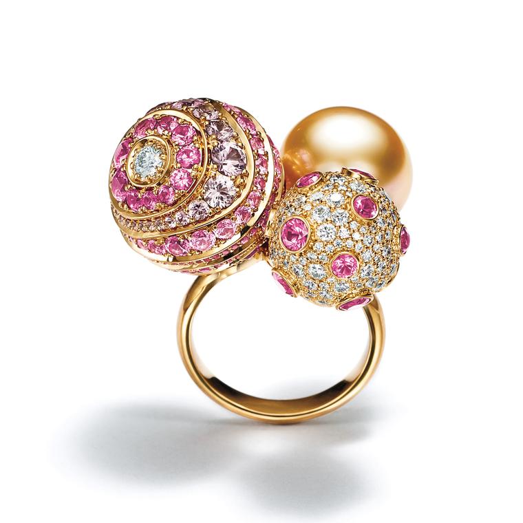 Masterpieces Prism ring with a South Sea pearl, pink sapphires and diamonds
