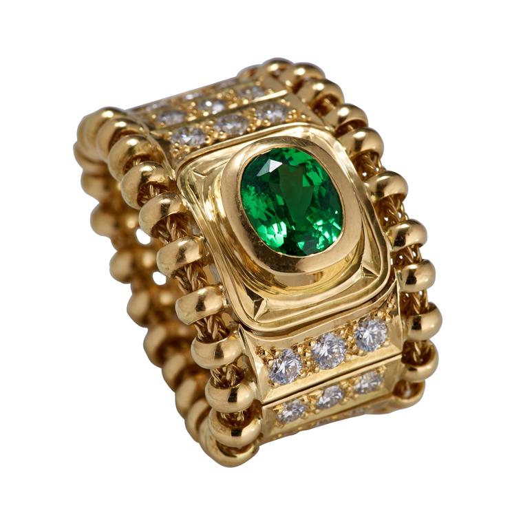 Agincourt tsavorite ring in gold with diamonds