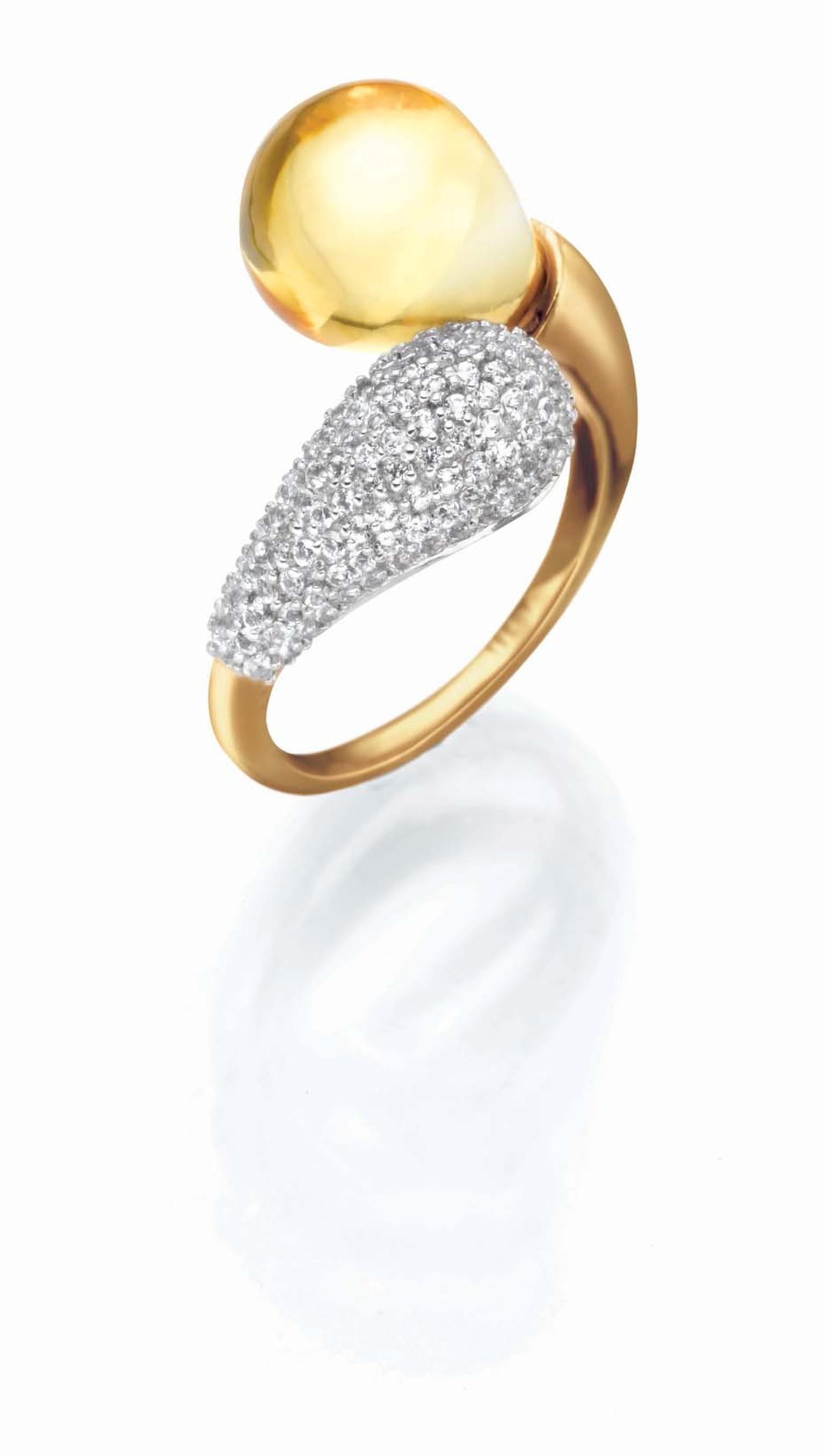 Tanishq IVA 2 collection gold ring with 