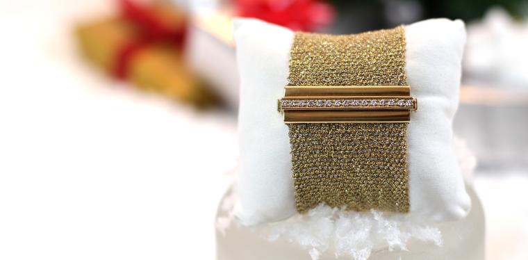 Gift ideas for women: Christmas video of our favourite bracelets under £10000