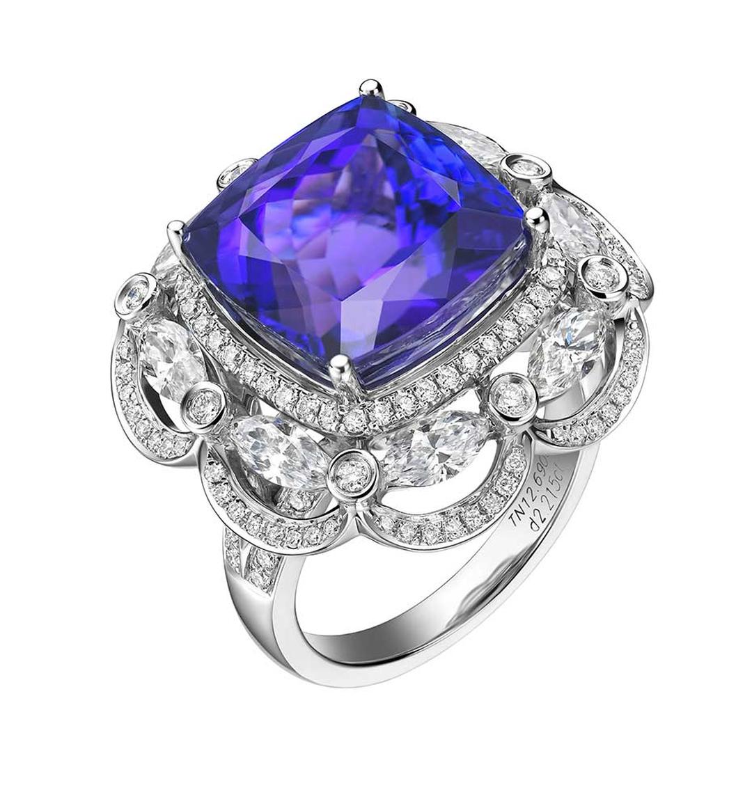 tanzanite-jewellery-magical-colour-changing-gems-are-the-perfect