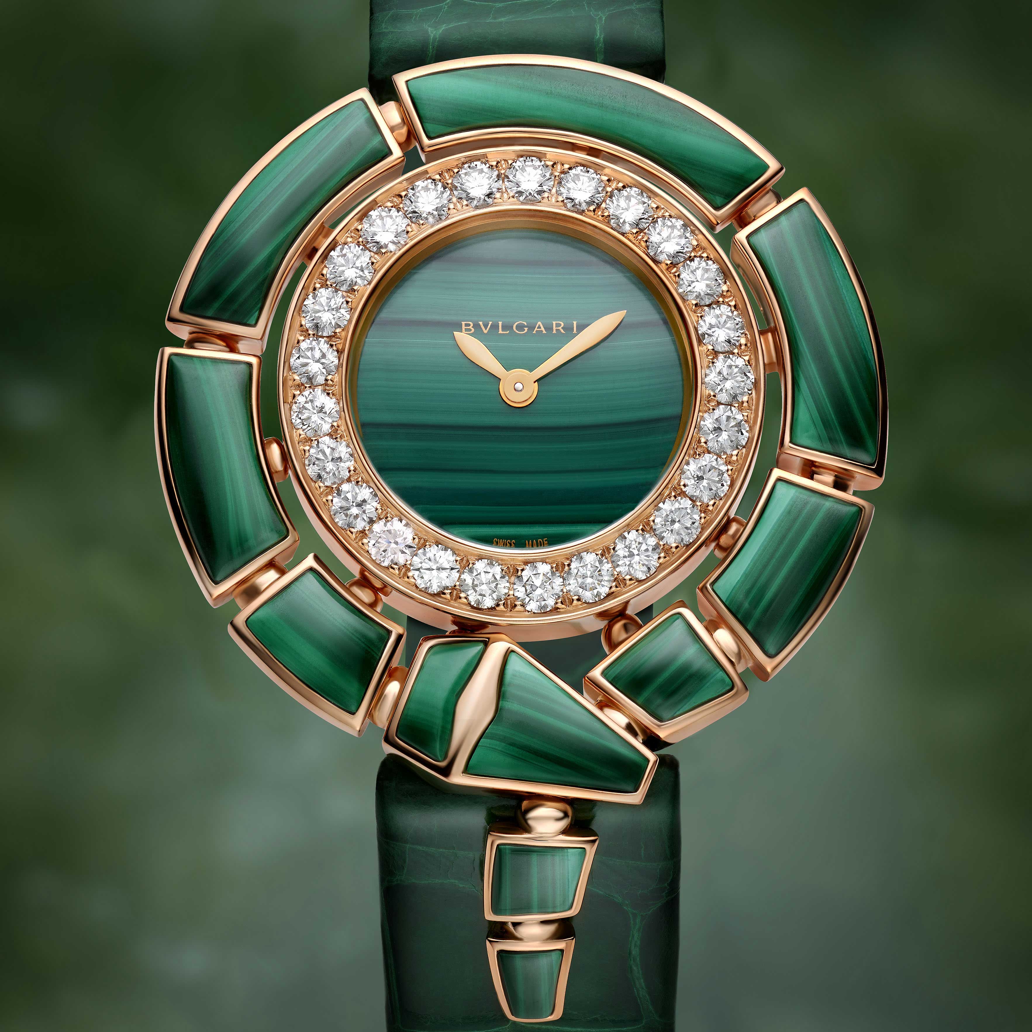 Bulgari. Булгари Serpenti. Малахит Bvlgari. Bvlgari Serpenti Green. Bvlgari Serpenti кольцо малахит.