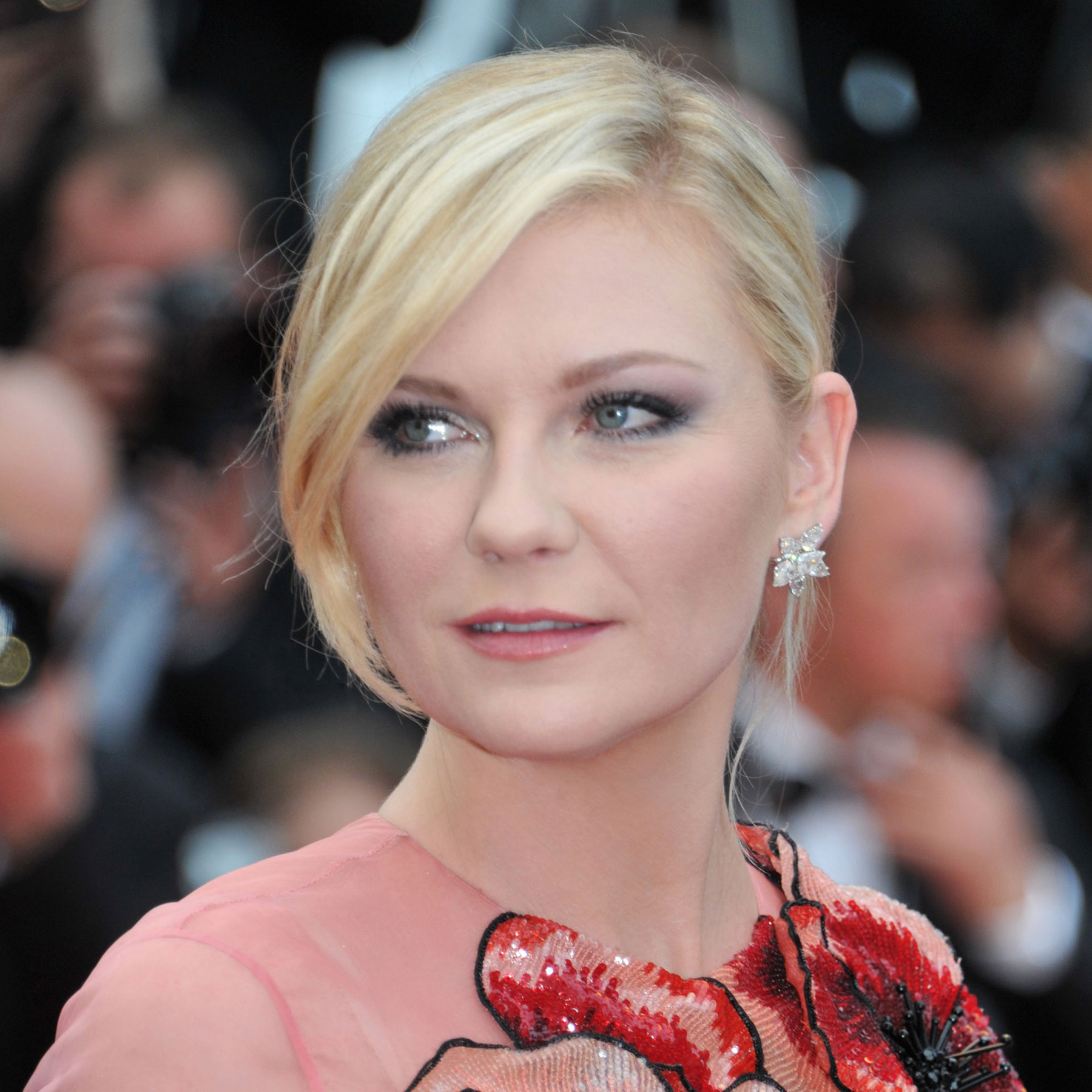 Cannes 2016 Day 1 Kirsten Dunst in Chopard