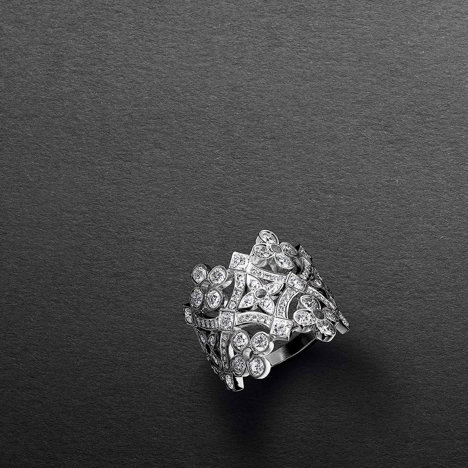 Louis Vuitton Dentelle de Monogram diamond ring in white