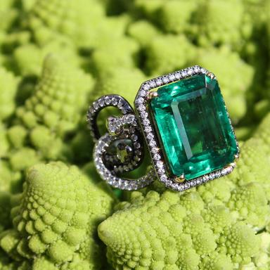 Sarpa emerald ring | AENEA | The Jewellery Editor