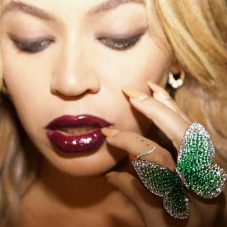 beyonce wearing papillon ring in photo taken by jay z.jpg 760x0 q75 crop scale subsampling 2 upscale false
