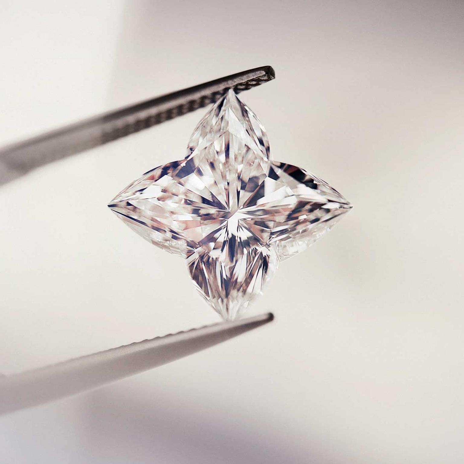 Louis Vuitton Monogram Star diamond close up of the cut