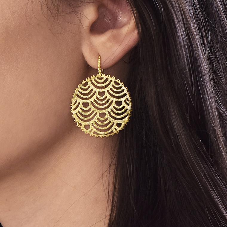 Discover 85+ modern gold earrings images best - esthdonghoadian