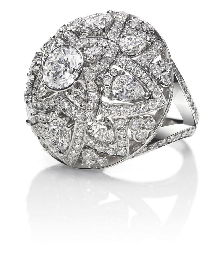 Harry Winston GIA Certified 5.01 Carat E VS1 Oval Brilliant Diamond Ring |  Brilliant diamond ring, Round diamond engagement rings, 5 carat diamond ring