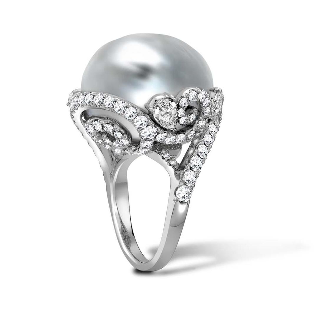 Mikimoto Regalia Collection Arabesque ring featuring a white