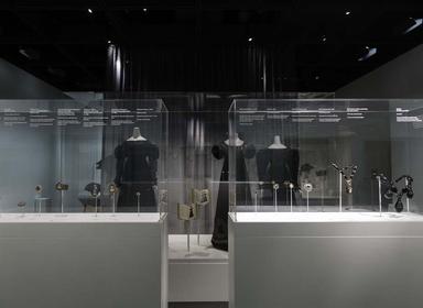 Death becomes her: a century of mourning attire at the Met | The ...