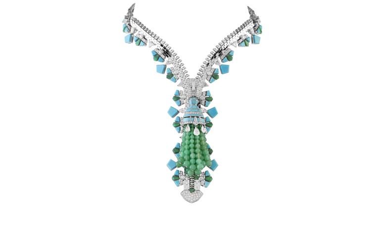 Fastening grandeur with Van Cleef & Arpels' Zip Colombine necklace